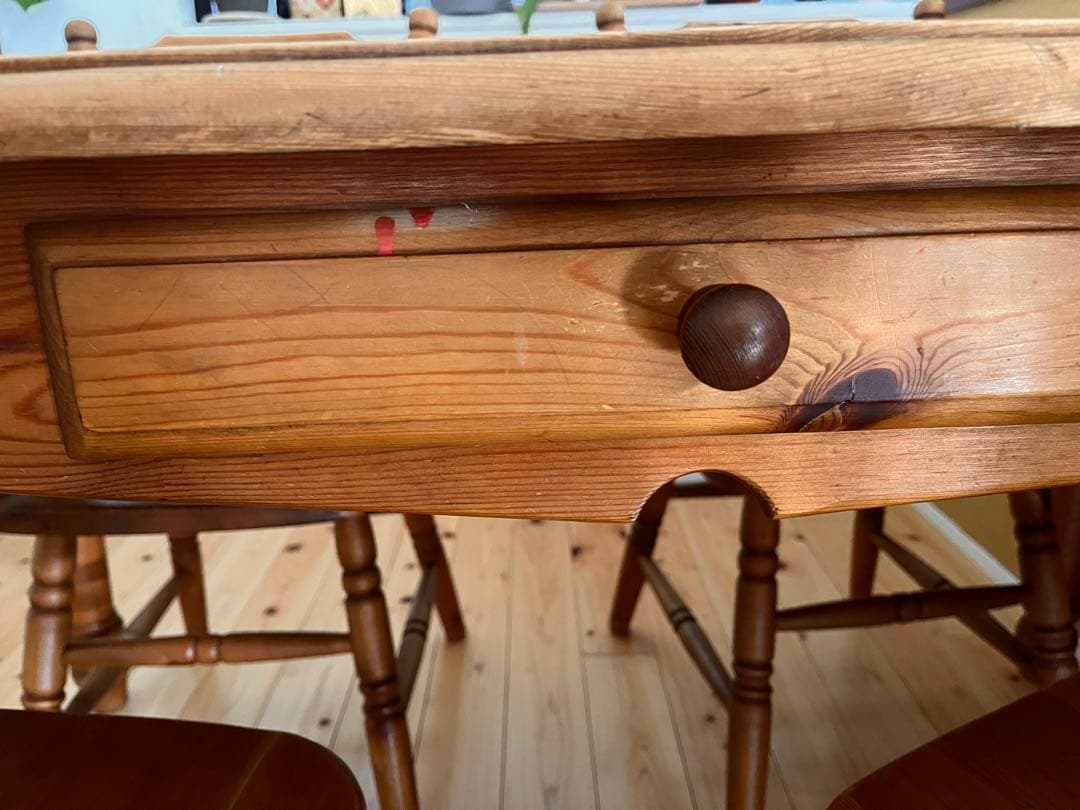 無垢パイン材ダイニングテーブル　おしゃれ