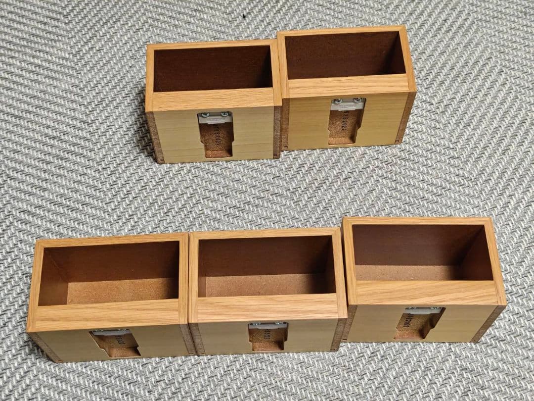 無印良品 壁に付けられる家具 ポケット　オーク材 5点 (廃盤)