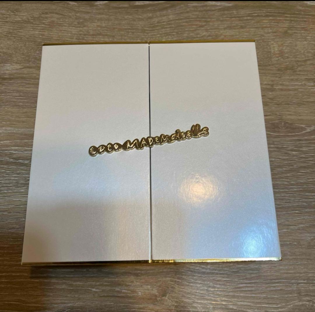 ココマドモアゼル　エッセンシャルコフレ