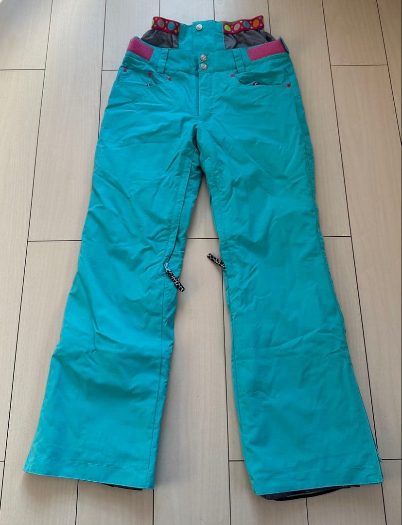 中古超美品スノーボードウエア 上下セット レディース