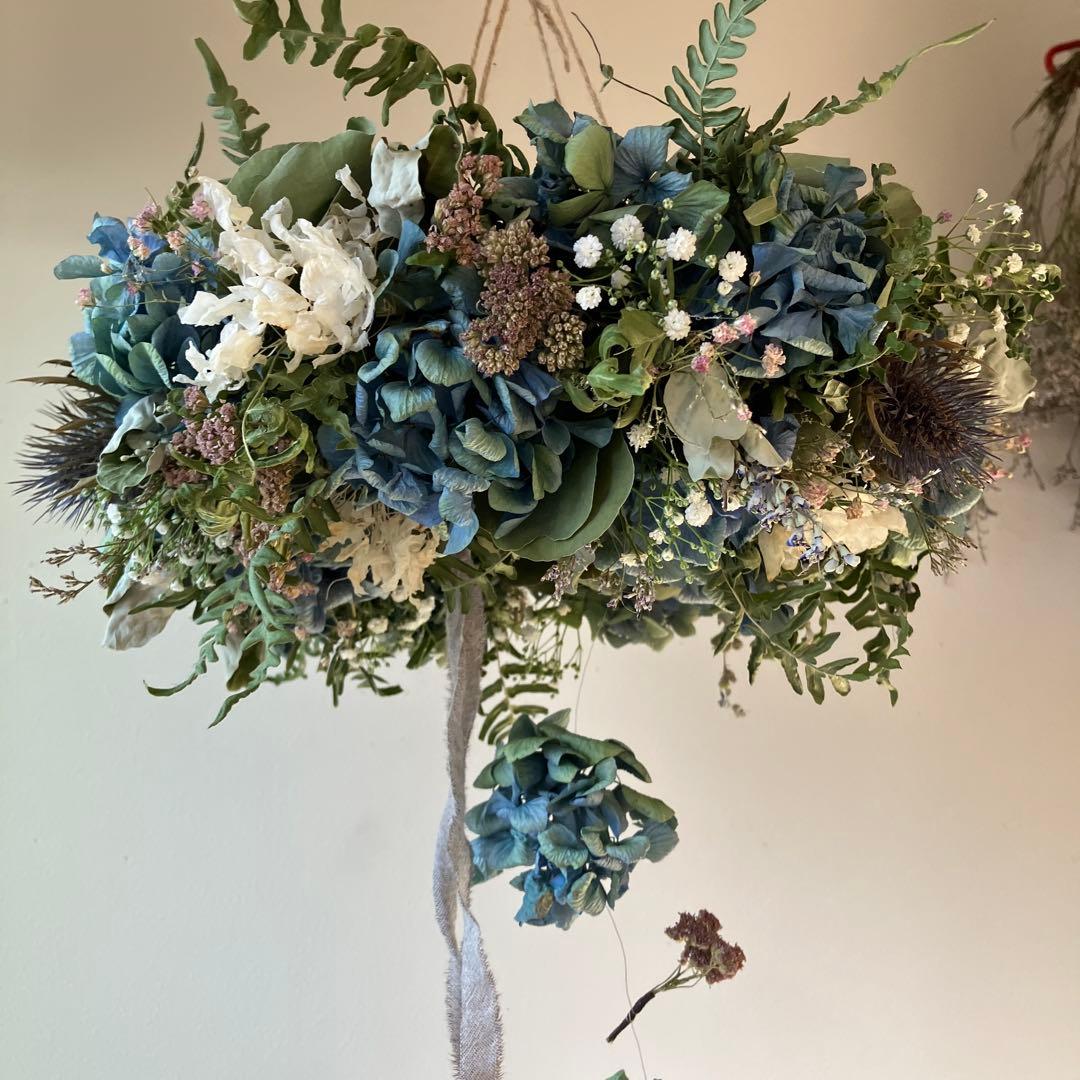 アンティーク紫陽花とエリンジウムのブルーなフライングリース　アキレア　ユーカリ