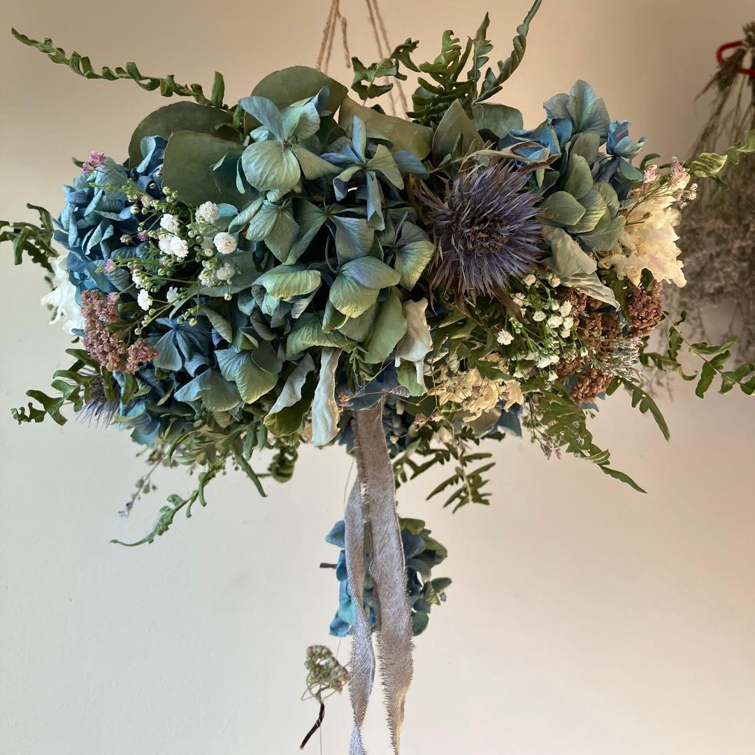 アンティーク紫陽花とエリンジウムのブルーなフライングリース　アキレア　ユーカリ