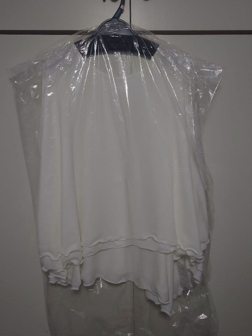 JENNE フラワーメローケープ　ホワイト　L　新品タグ付き