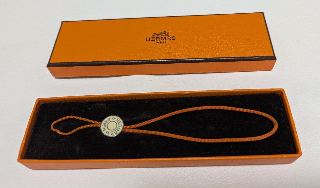 HERMES エルメス ストラップ 箱付き オレンジ色 携帯