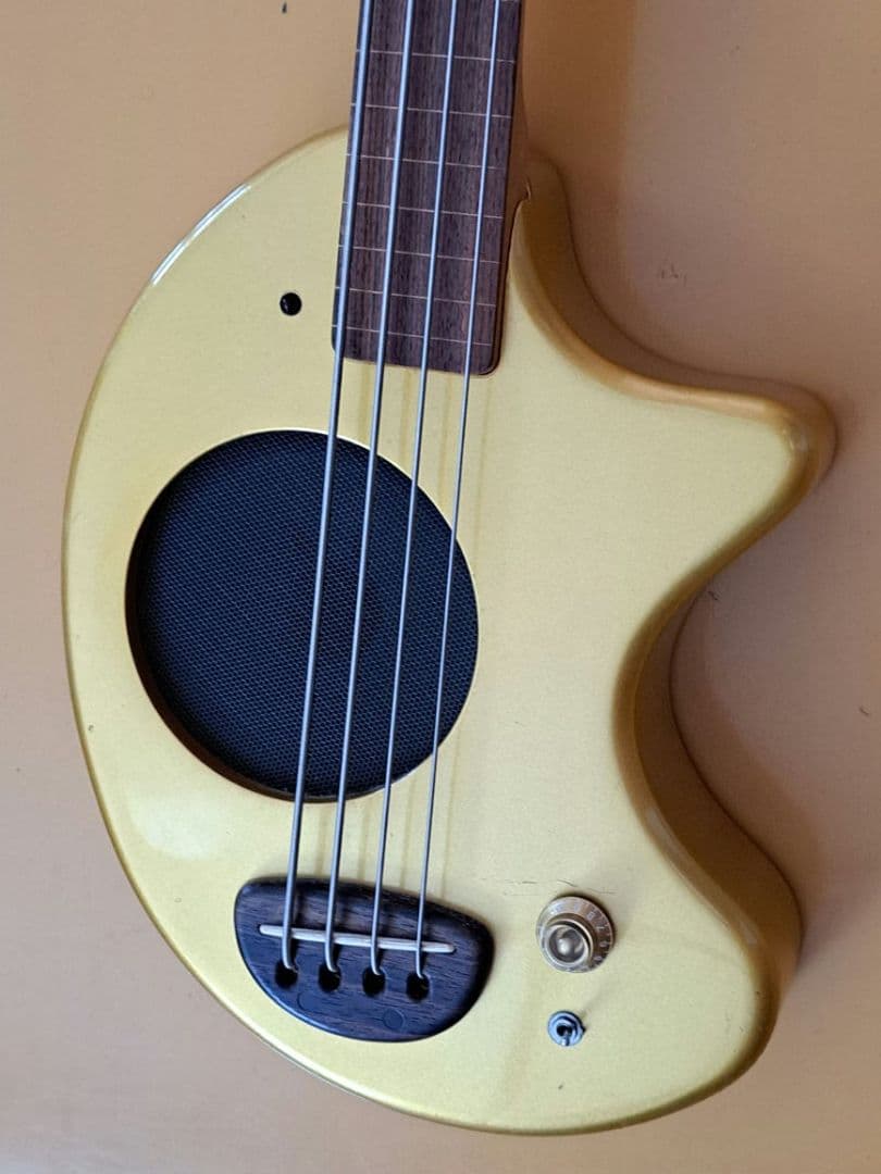 FERNANDES PIE-ZO フレットレス・エレキベース