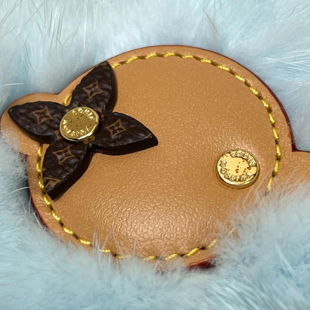 ルイヴィトン ヴィヴィエンヌ ファー 水色 スキー キーホルダー キーリング