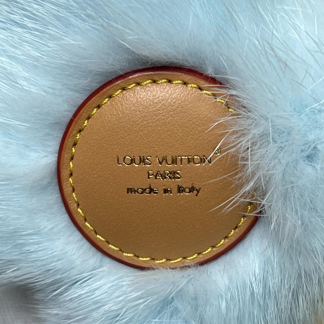 ルイヴィトン ヴィヴィエンヌ ファー 水色 スキー キーホルダー キーリング