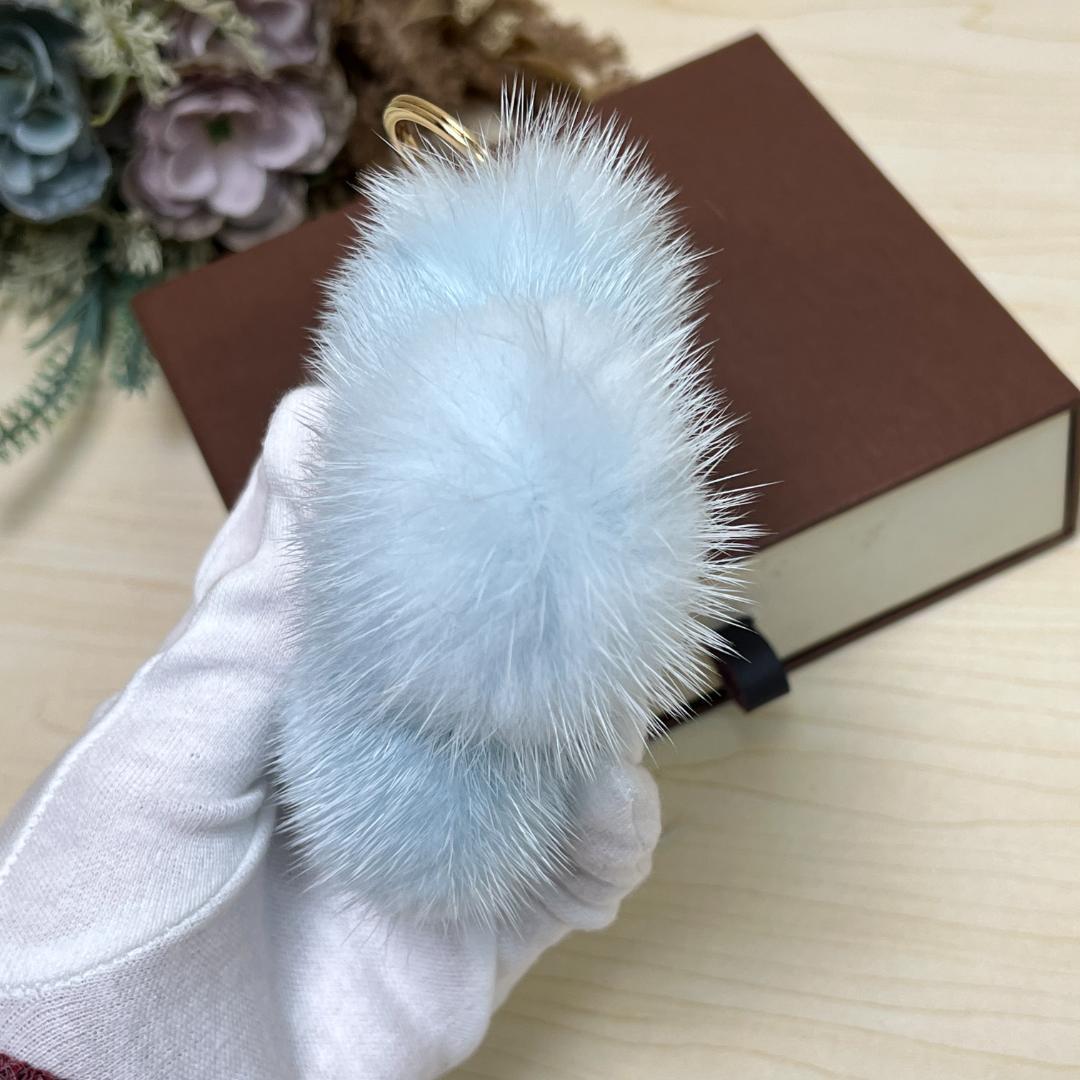 ルイヴィトン ヴィヴィエンヌ ファー 水色 スキー キーホルダー キーリング