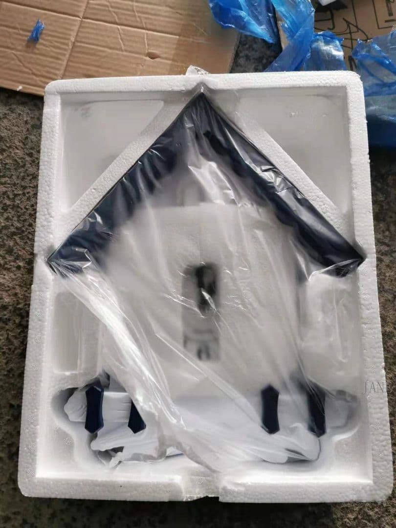 掛け時計カッコウが鳩時計を鳴らす