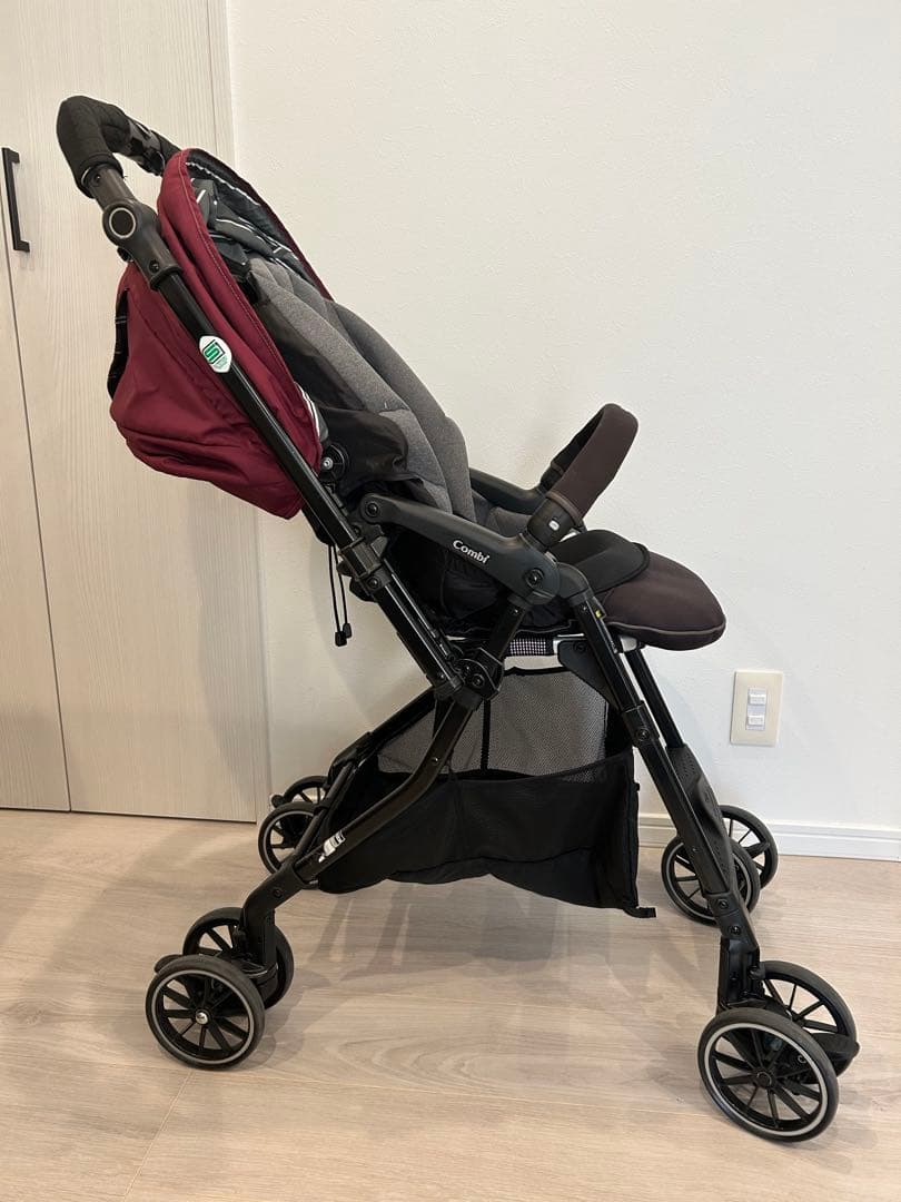 Combi ホワイトレーベル スゴカルα 4キャス コンパクト HK