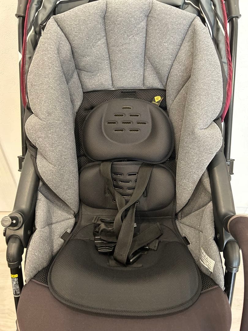 Combi ホワイトレーベル スゴカルα 4キャス コンパクト HK