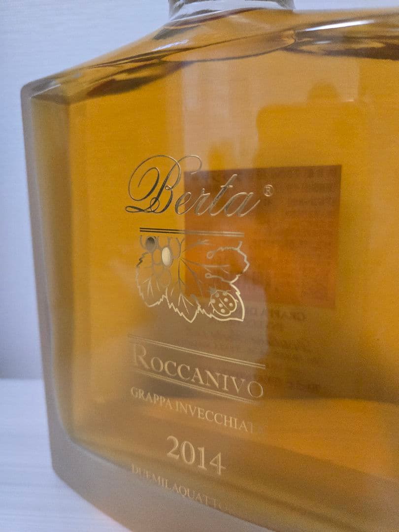 ベルタ グラッパ ロッカ二ーヴォ 2014 700ml