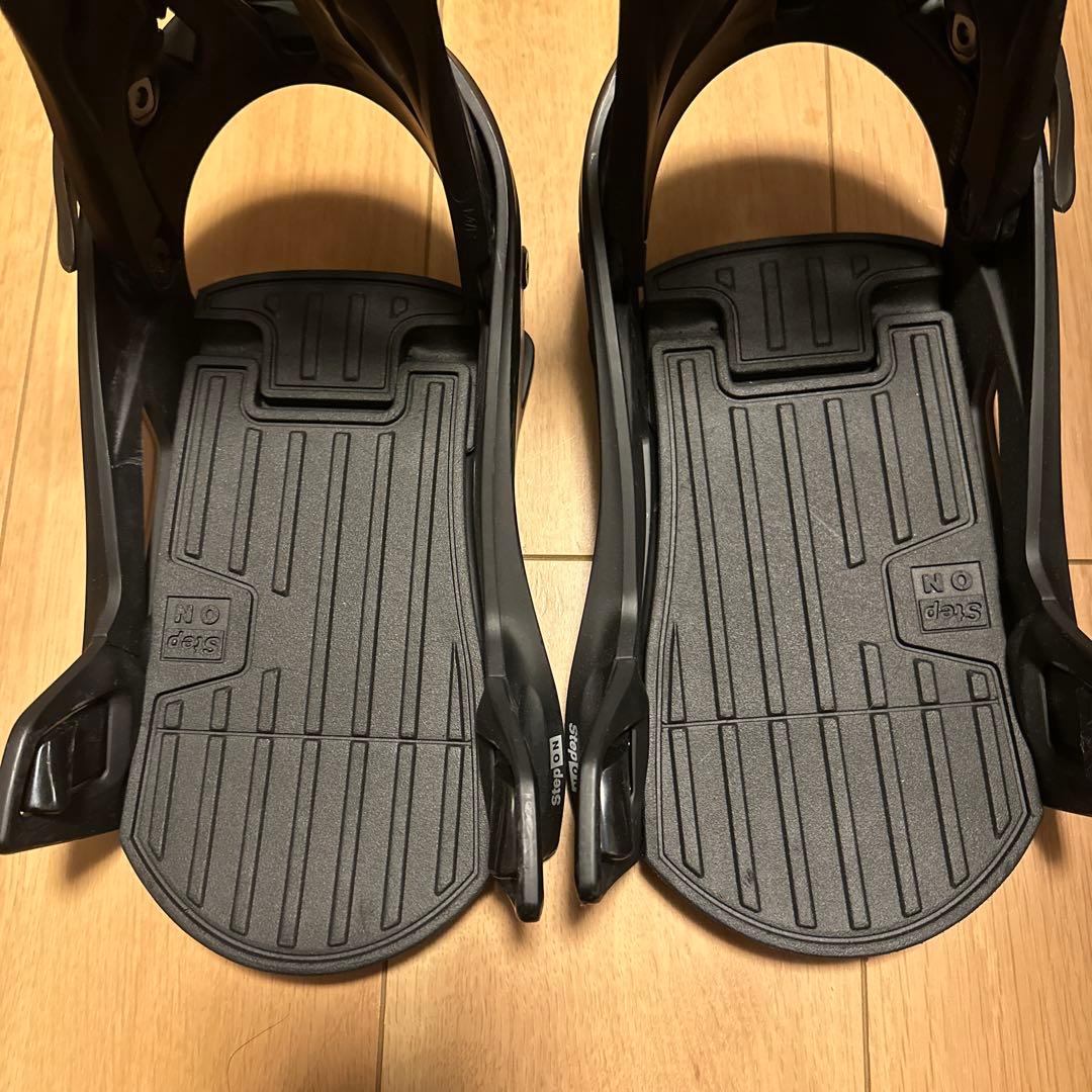 バートン ステップオン Mサイズ ビンディング　23-24