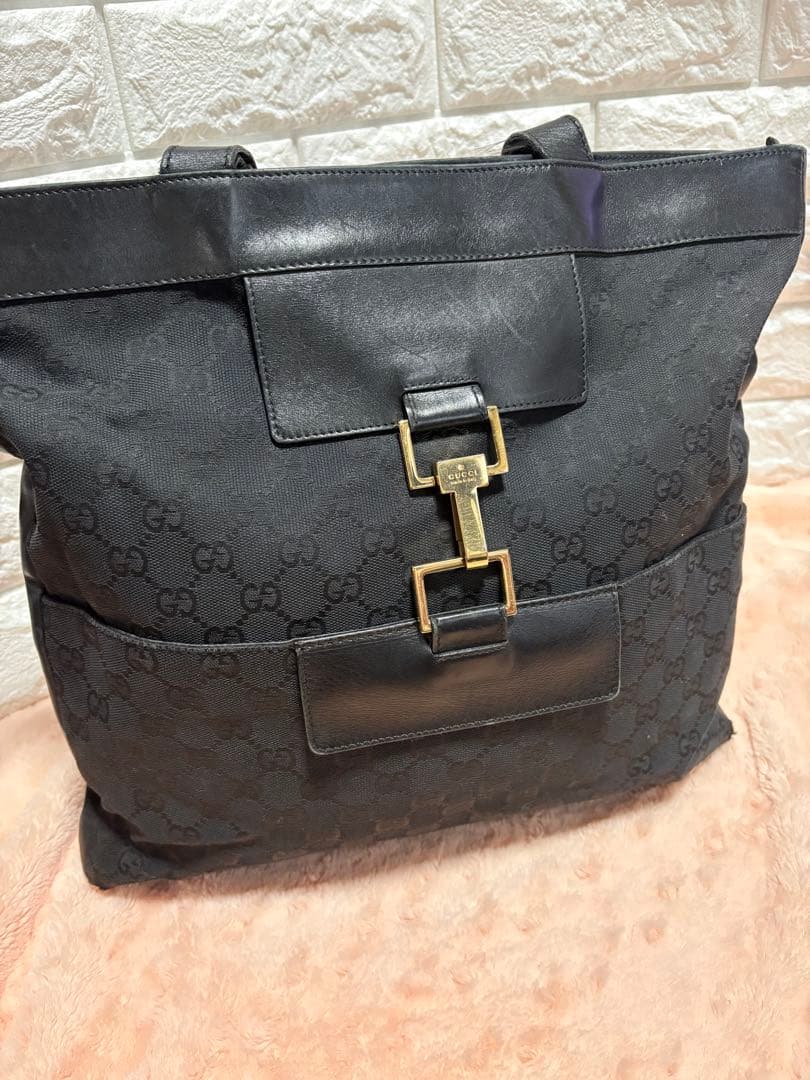 ハ*ミ様 GUCCI ブラック トートバッグ ロゴ入り