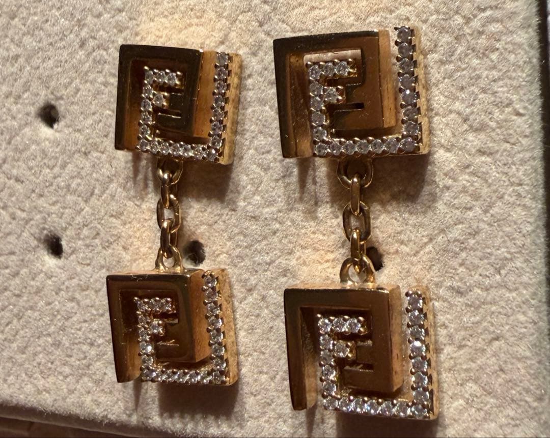FENDI ピアス　ゴールド