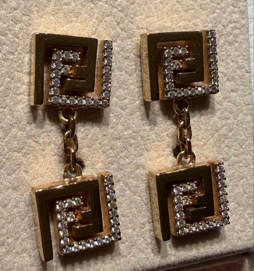 FENDI ピアス　ゴールド