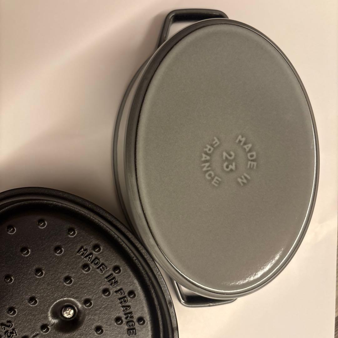 美品　STAUB ストウブ ピコ・ココット オーバル 23cm 両手鍋 グレー