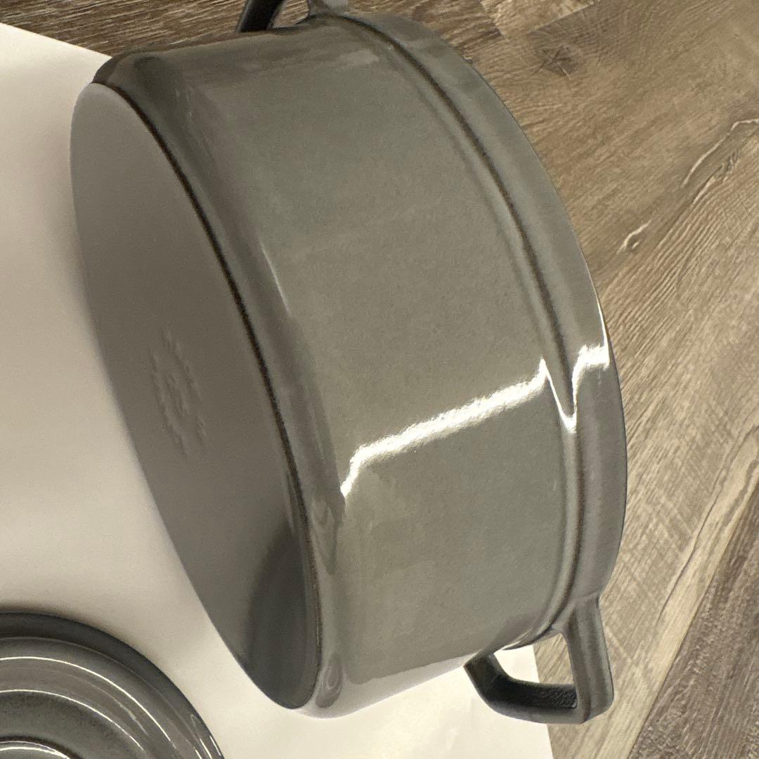 美品　STAUB ストウブ ピコ・ココット オーバル 23cm 両手鍋 グレー