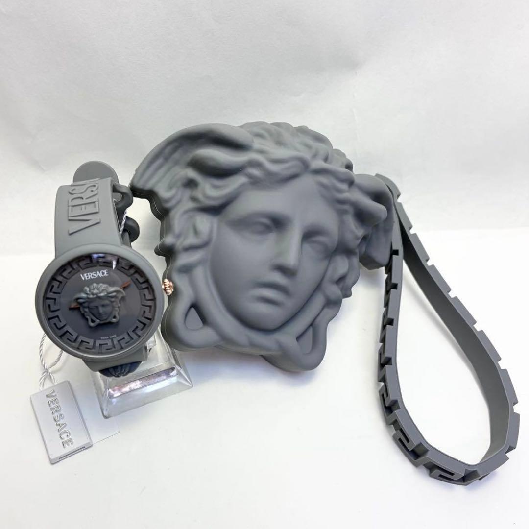 【新品】VERSACE ヴェルサーチ メドゥーサポップウォッチ 腕時計　2個