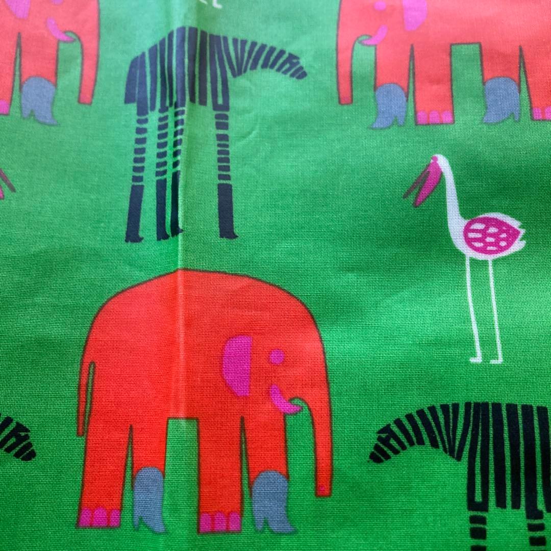 マリメッコ　PVC生地　KARKULAISET