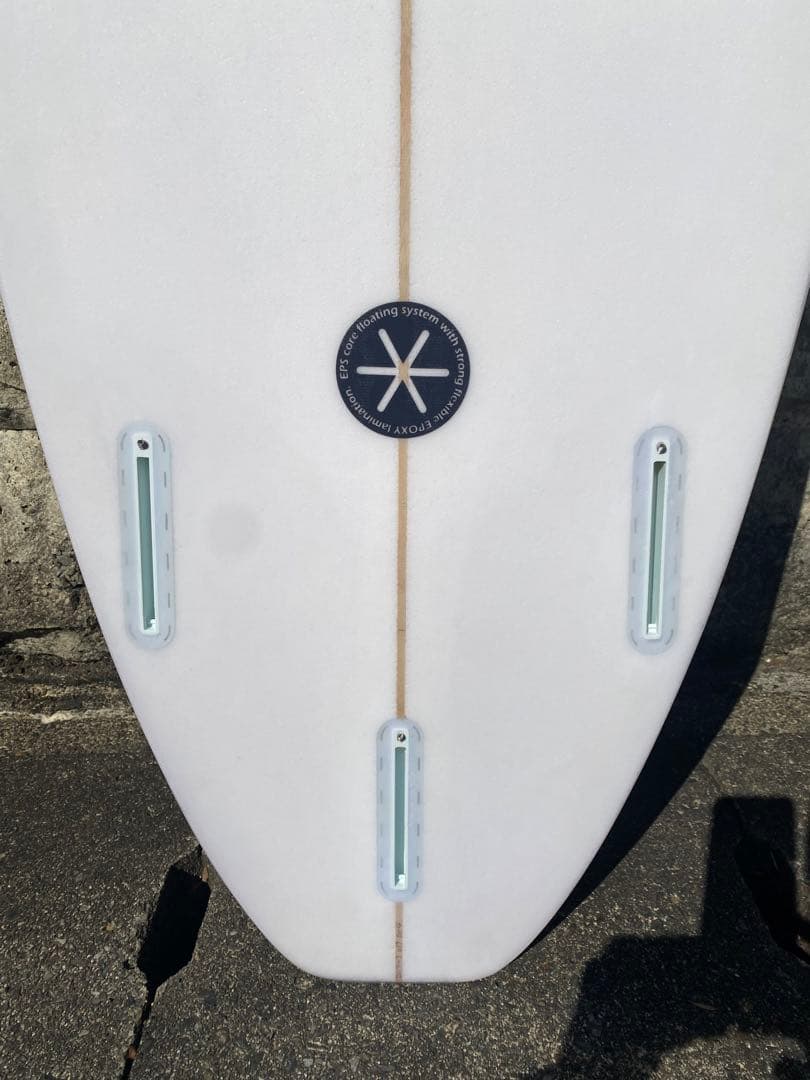 エッセンスショートボード 【初心者】　6‘2格安フィン付き