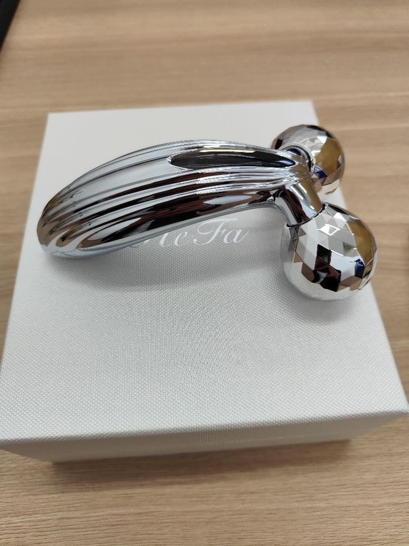 ア*カ様 ReFa カラットレイ 美顔ローラー