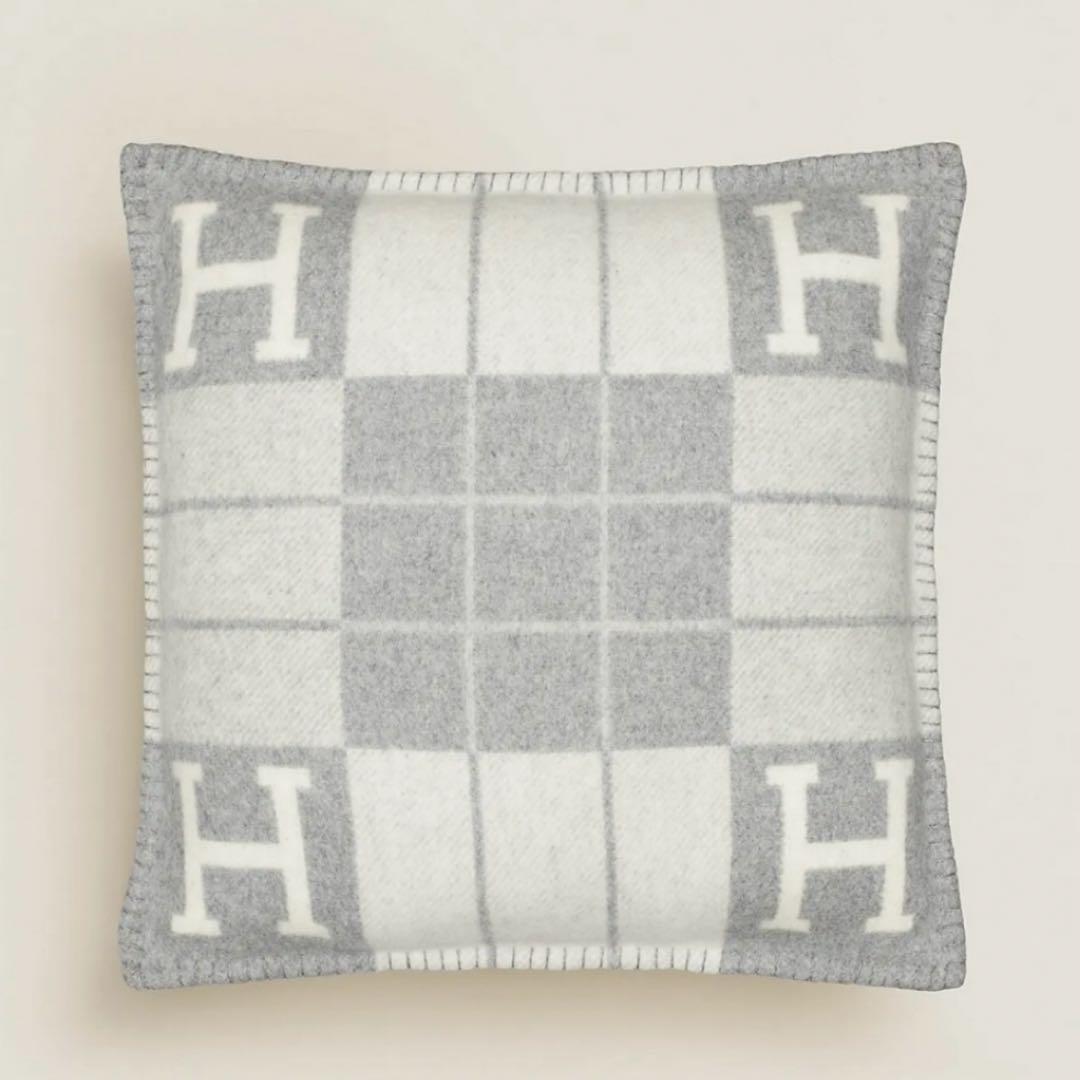新品未使用品/HERMES/エルメス クッション《アヴァロンIII》 PM