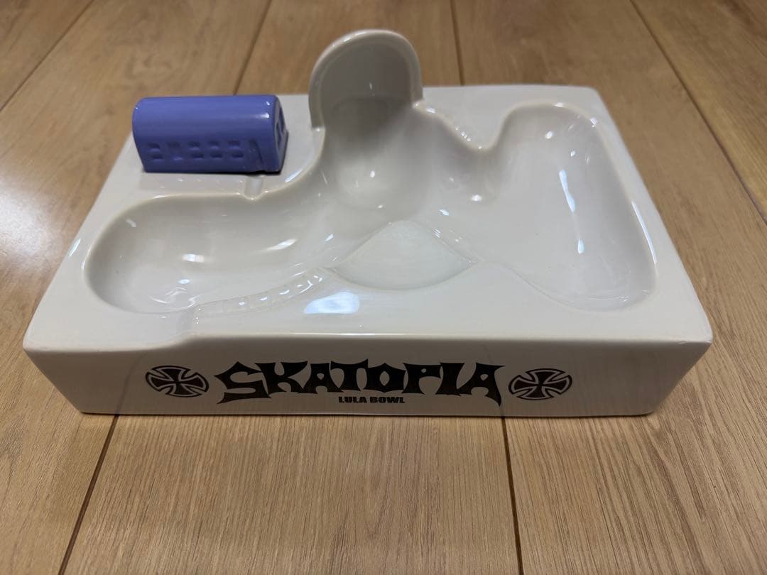 激レア Independent × Skatopia 灰皿 インデペンデント