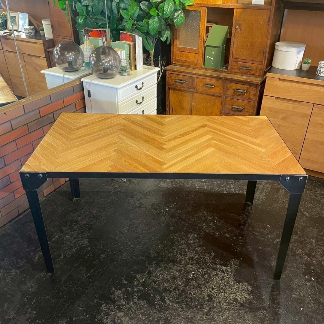ヘリンボーン柄 ダイニングテーブル インダストリアル アイアン ウッド カフェ風