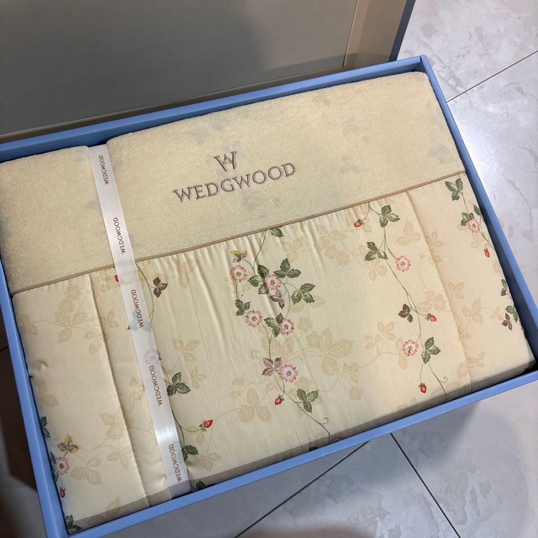 合繊維　肌かけ布ウェッジウッド　ストロベリー