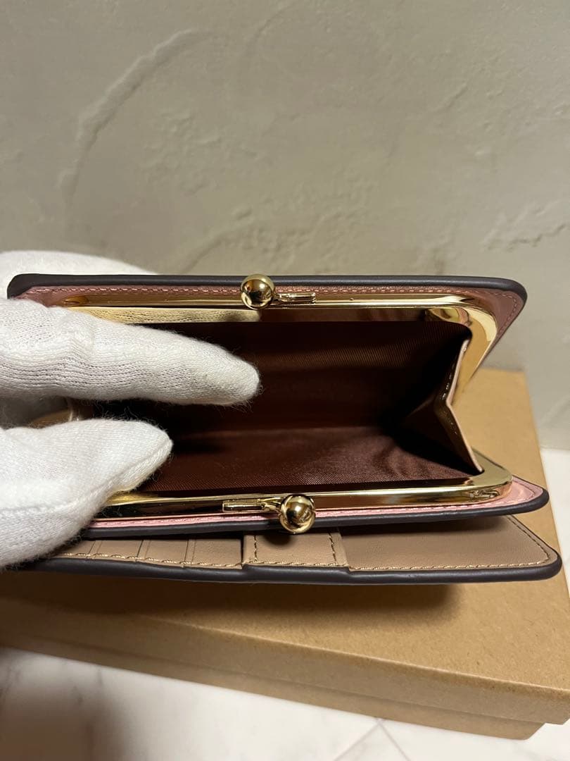 ✨️新品未使用✨️新品未使用COACH 花柄 二つ折り財布 ホワイト