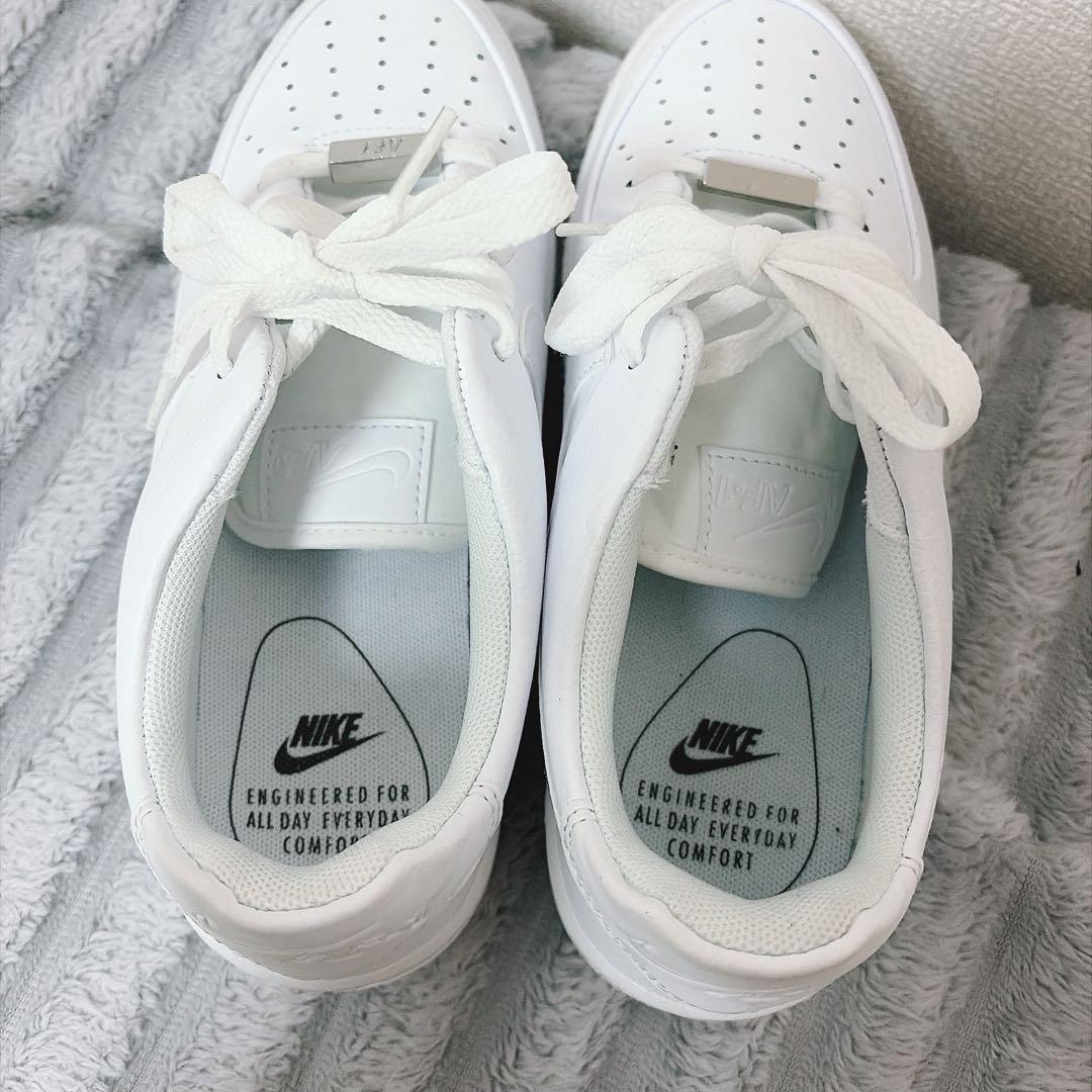 Nike Air Force 1 ホワイト厚底スニーカー　 厚底23．5cm