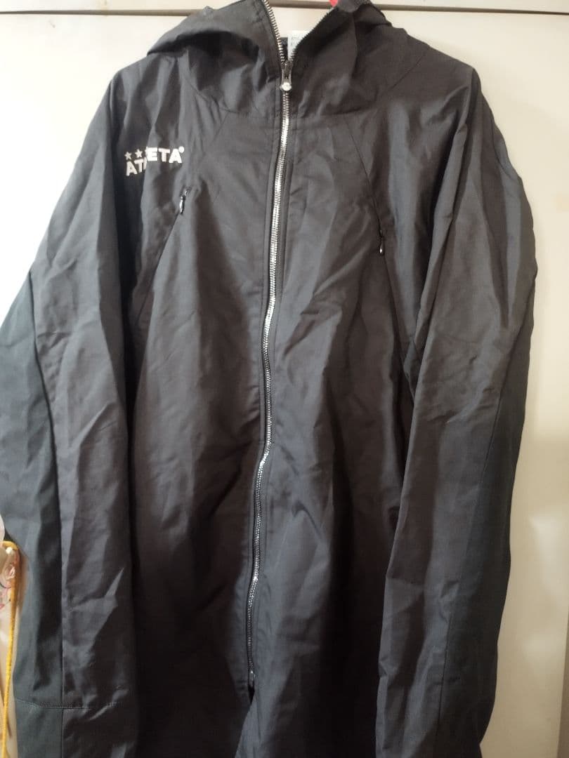 ATHLETA ピステ・ウィンドブレーカー L ブラック