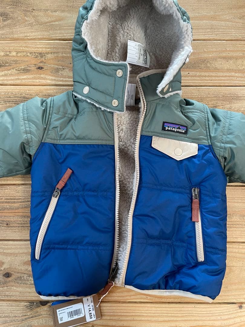 うずら様◾️patagonia ダウン 2T◾️新品未使用タグ付き リバーシブル