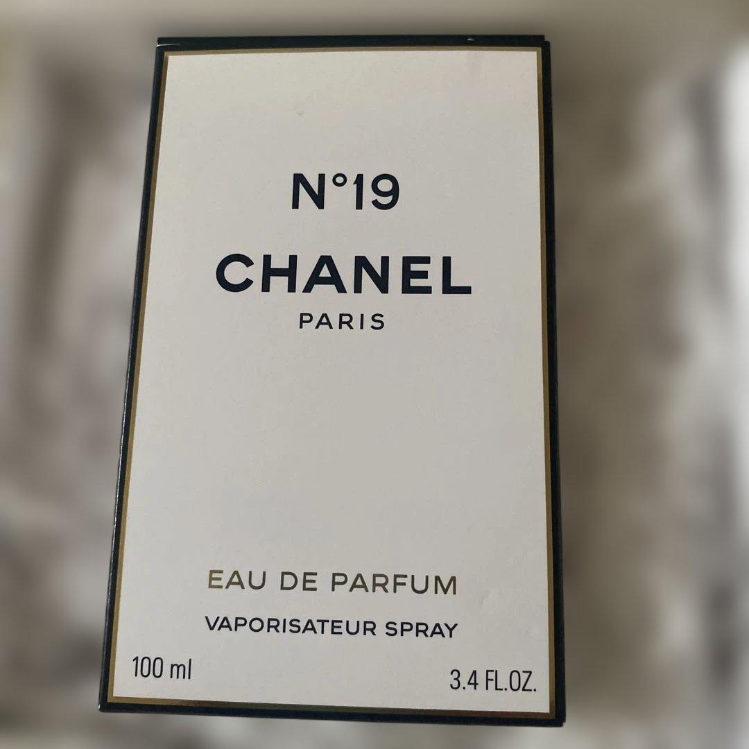 CHANEL N°19 オードゥパルファム100ml ヴァポリザター　香水