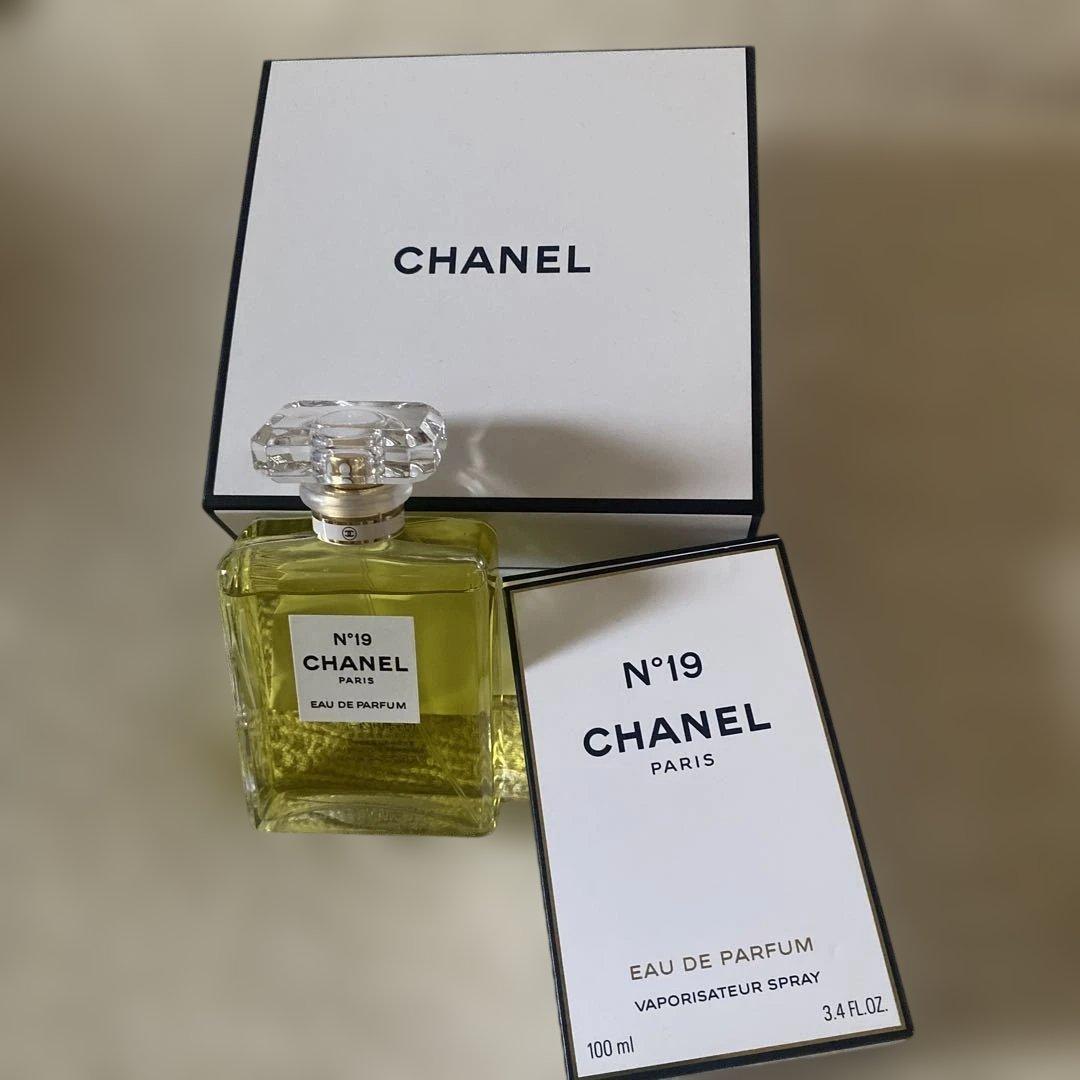 CHANEL N°19 オードゥパルファム100ml ヴァポリザター　香水
