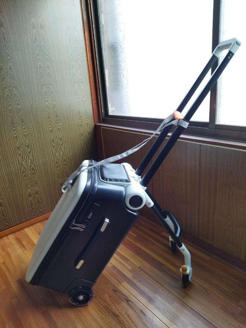 ChicCarry 子供が乗れるキャリーケース（白）未使用