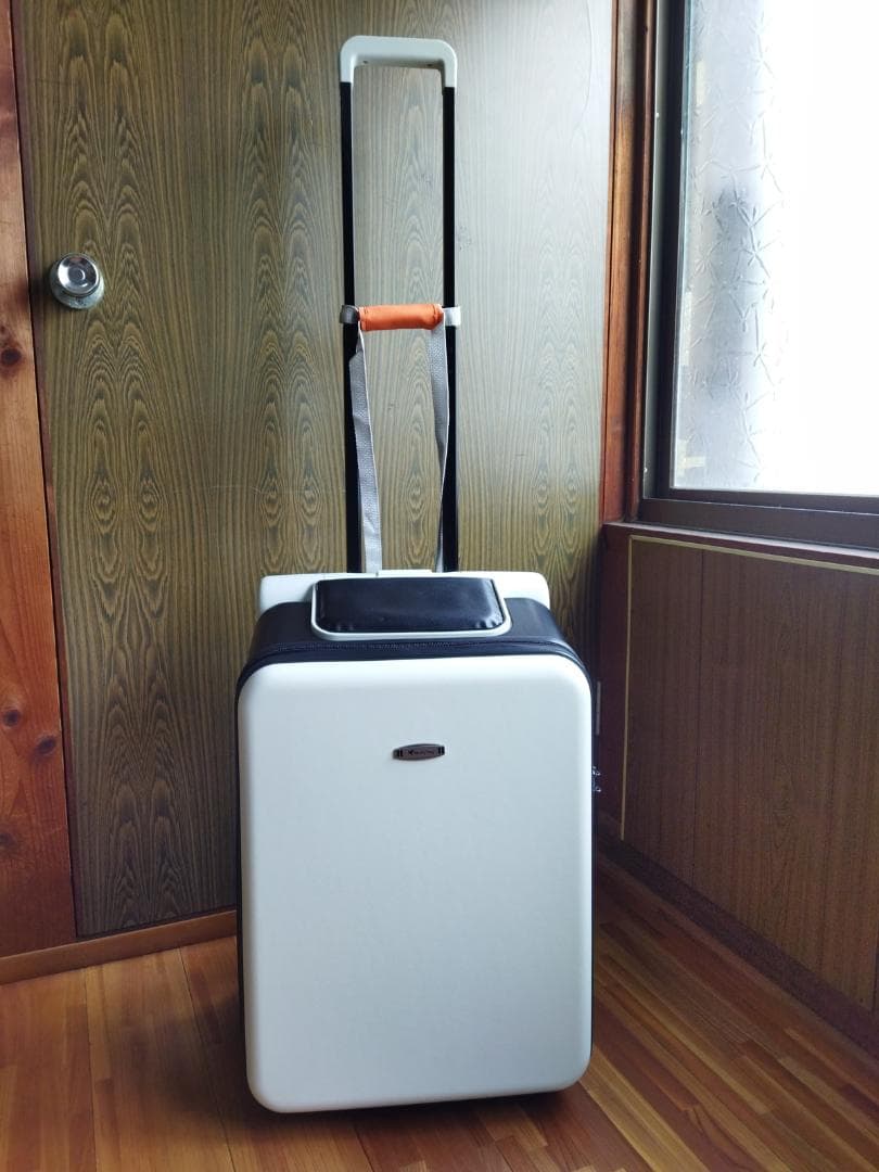 ChicCarry 子供が乗れるキャリーケース（白）未使用