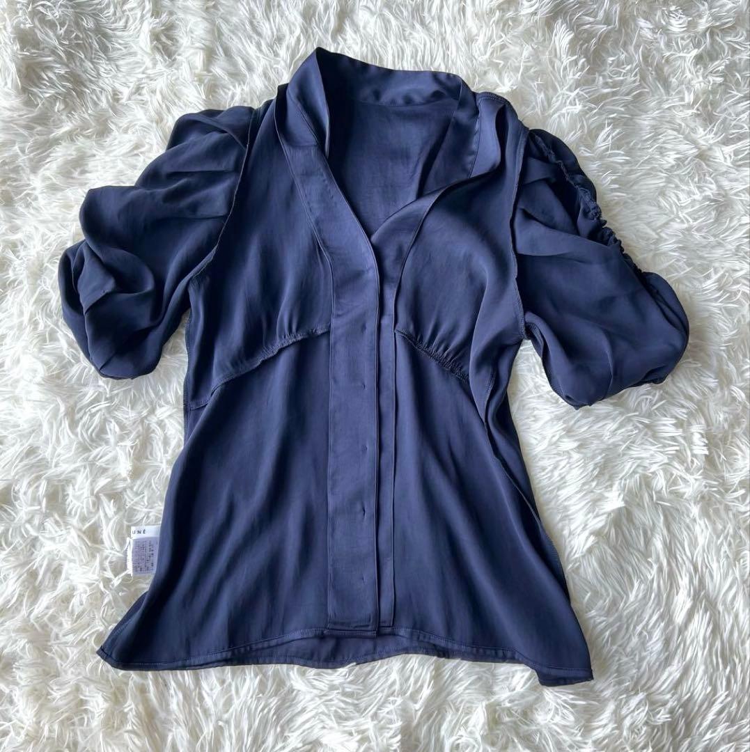 CADUNE カデュネ　神崎恵さんコラボ　サテンボウタイブラウス　ネイビー