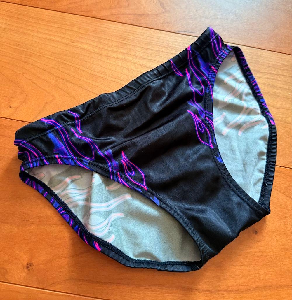 【美品】SPEEDO / アクアブレード / ブラック Lサイズ 光沢 競パン