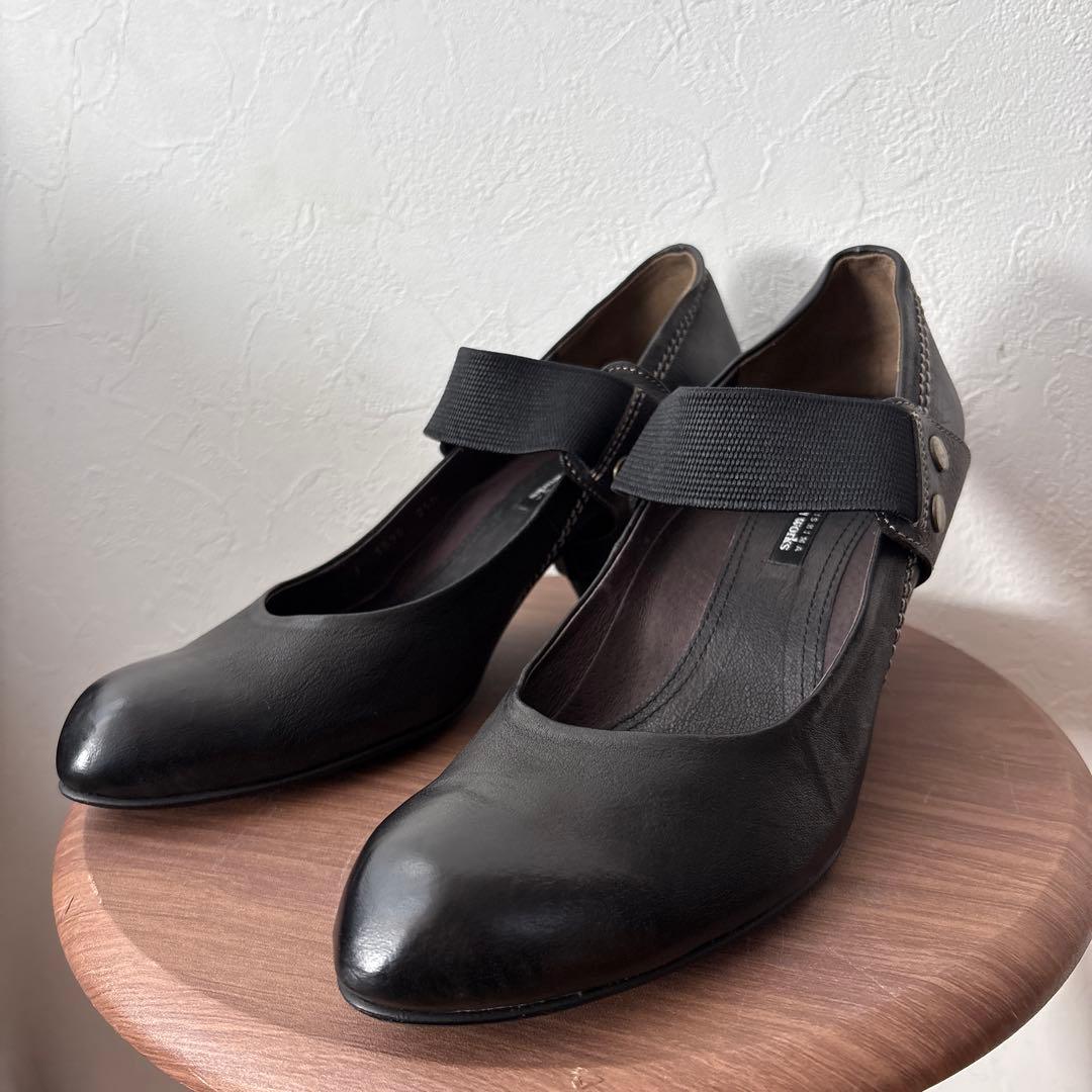 RABOKIGOSHI works ラボキゴシ ゴムベルトパンプス 25.5 黒