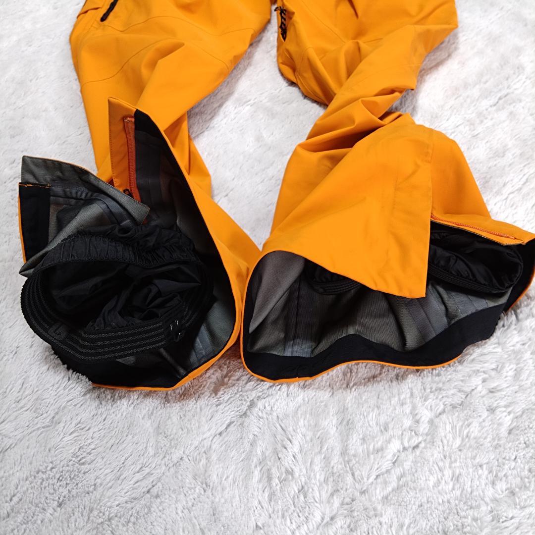 BURTON　ak 　M　スノーボードウェア　GORE-TEX　調整バンド　雪山