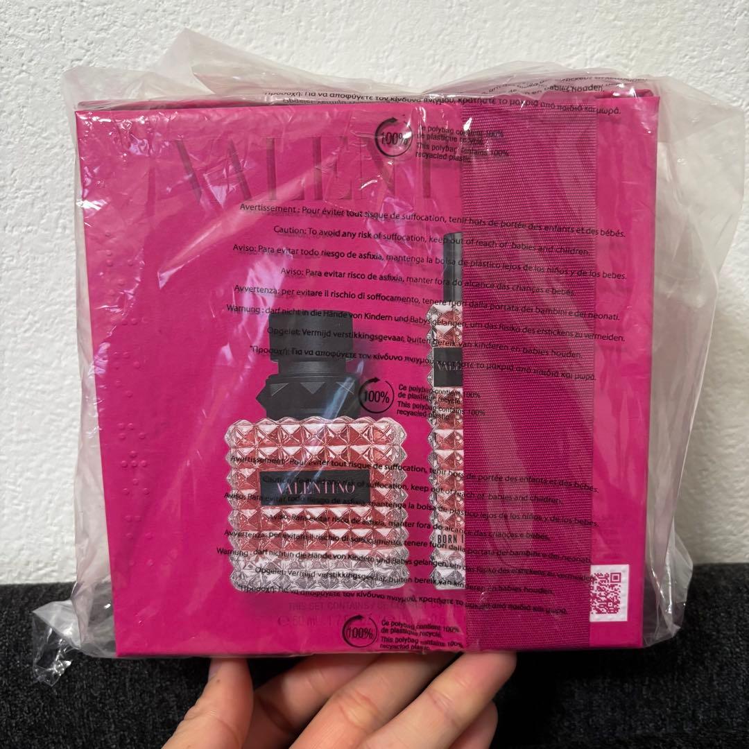 新品⭐︎未使用　ヴァレンティノ ドンナ ボーン イン ローマ オードパルファン