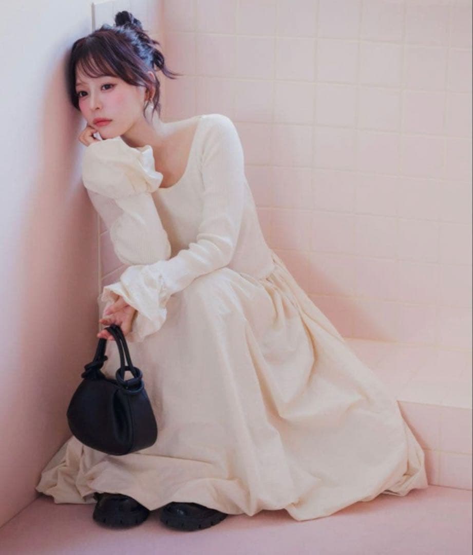 新品タグ付き✨最安‼️ニットドッキングバルーンワンピース