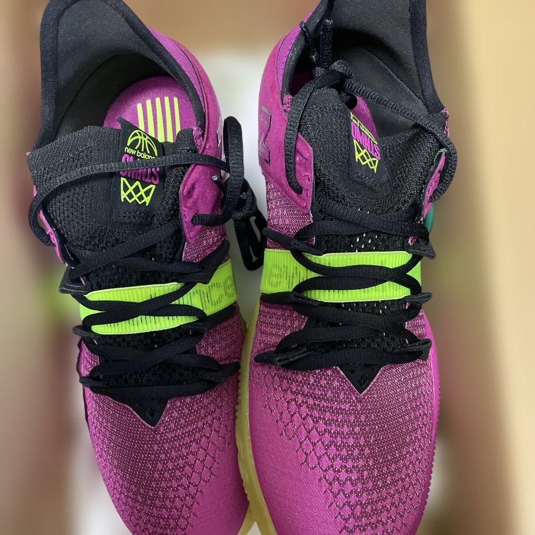 ニューバランス　omn1s