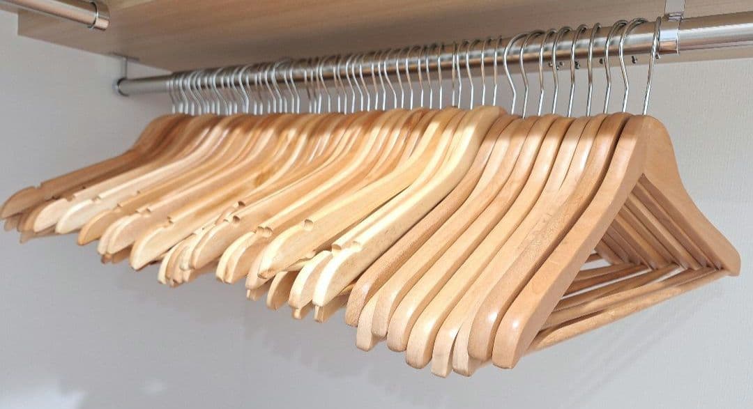 木製ハンガー　５４本　ハンガー　洋服　収納　丈夫　まとめ売り　クローゼット