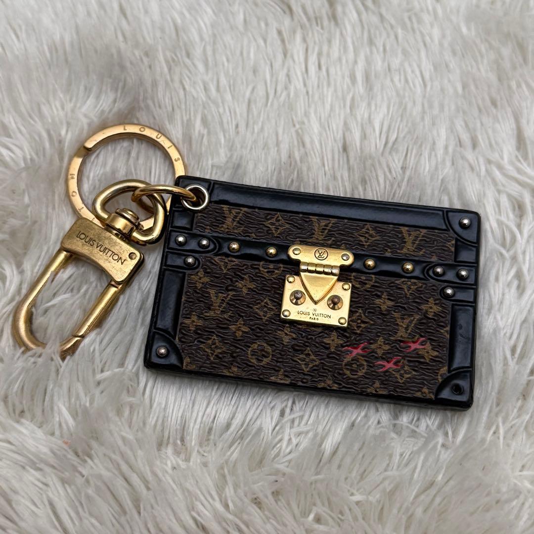 ルイ・ヴィトン キーホルダー プティットトランク モノグラム ゴールド金具