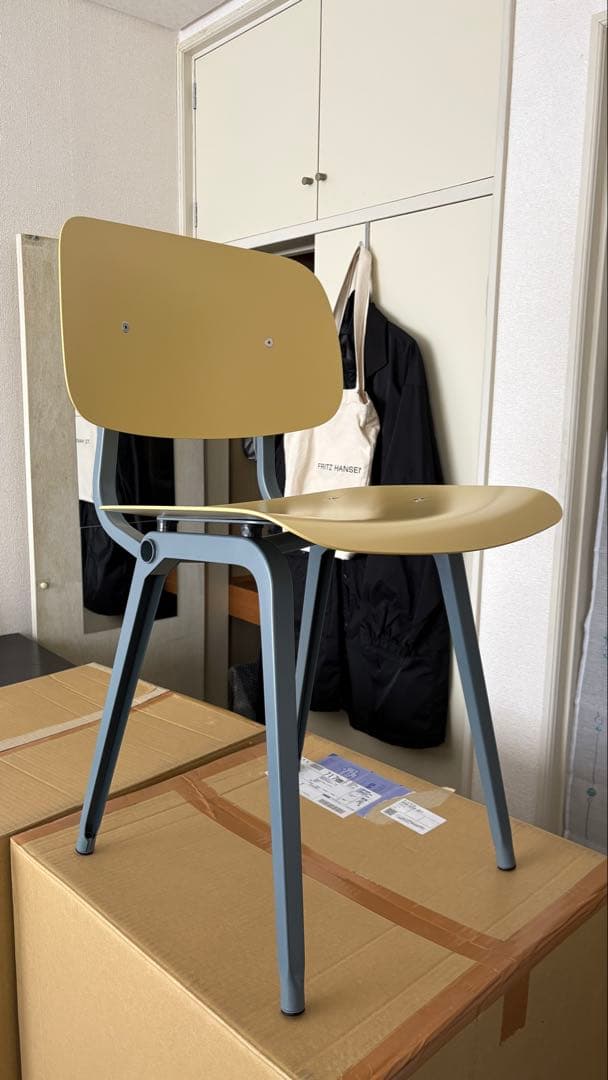 美品　未使用　HAYダイニングチェア　revolt chair