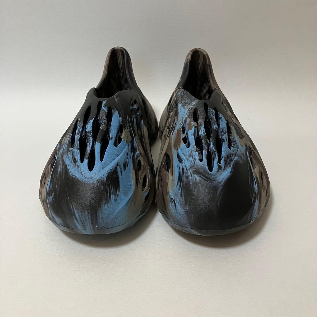 靴 adidas YEEZY Foam Runner \"MX Cinder\"