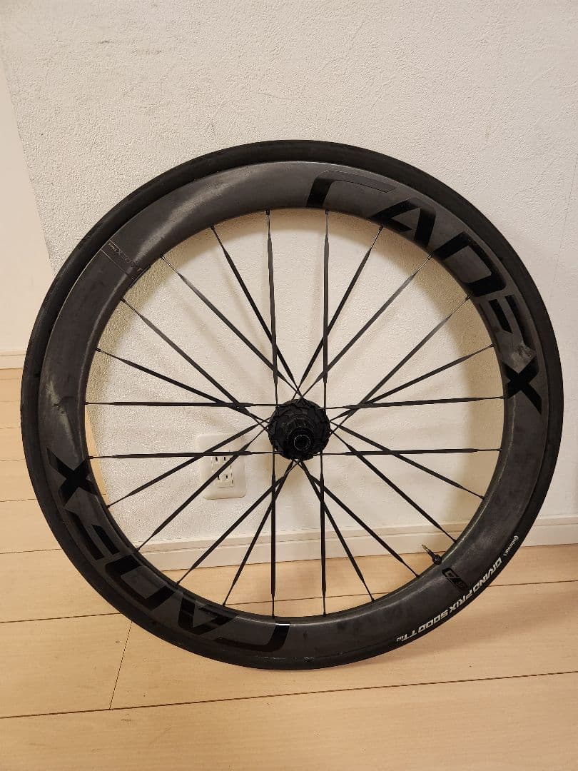 CADEX 50 Ultra Disc tubeless タイヤ、バック付